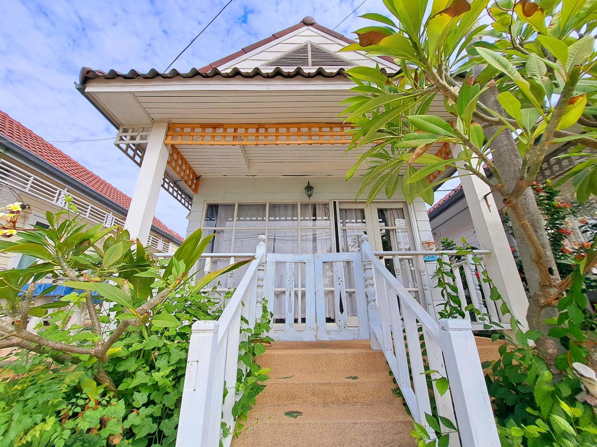 Prathana Garden Beach Resort HHQ Exterior foto